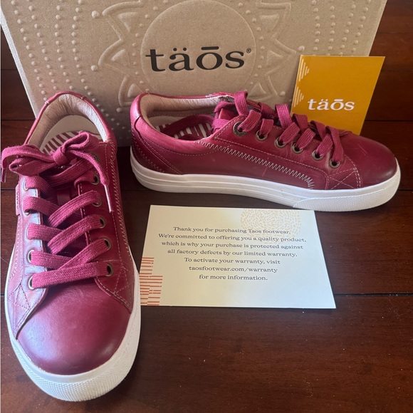 Taos Shoes - Taos Plim Soul Lux PLX-13994A Women's US 6.5 Red Leather Athletic Sneaker Shoes